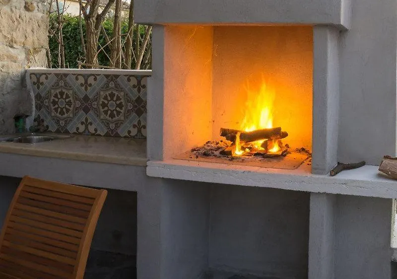Holiday House Rea With Bbq And Two Terrace Sveti Donat 0*,  Kroatien
